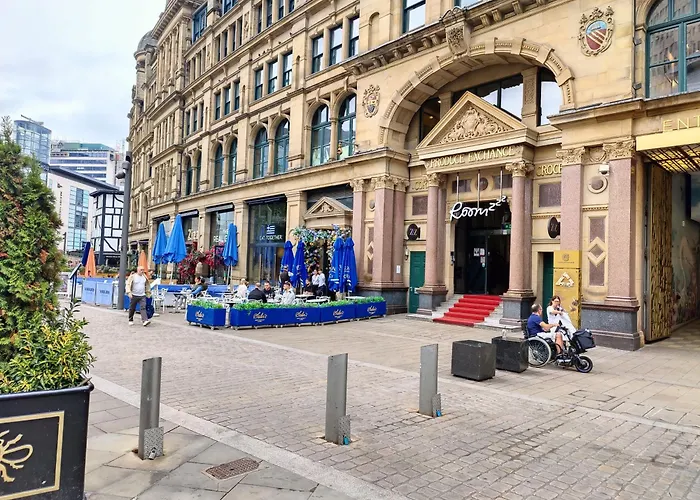 Free Private Parking - City Centre 2 Bedroom Ensuite Near Shopping & Financial Centre, Victoria Station & Ao